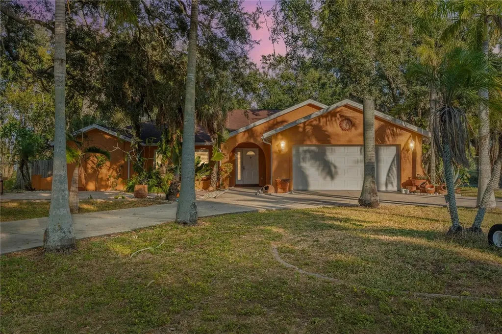 619 29th Street E Bradenton FL 34208
