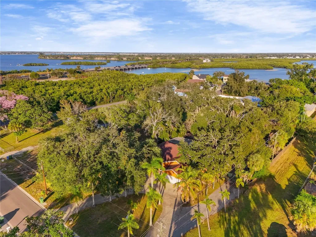 619 29th Street E Bradenton FL 34208
