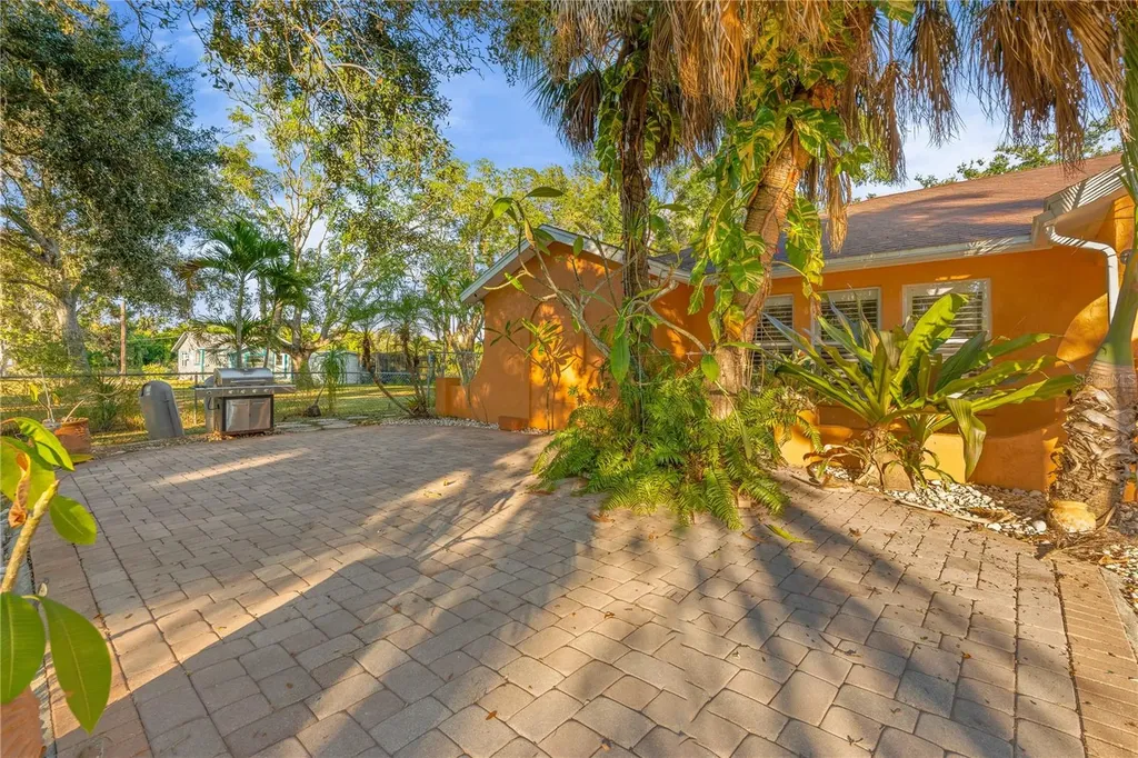 619 29th Street E Bradenton FL 34208