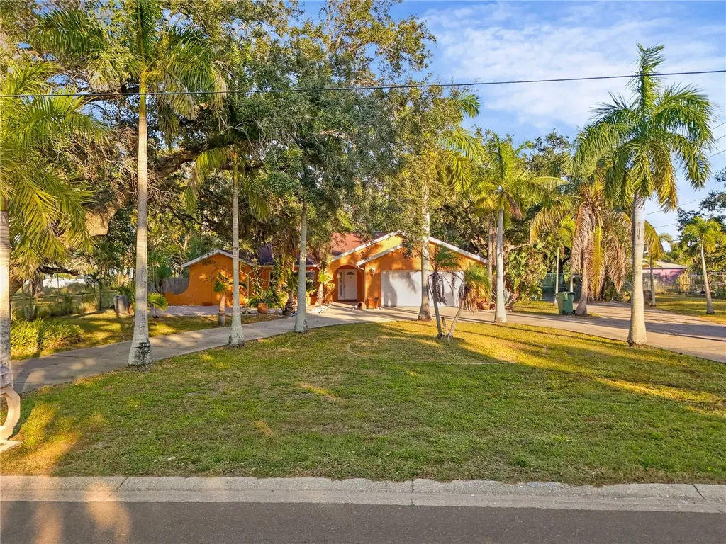 619 29th Street E Bradenton FL 34208