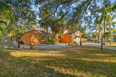 619 29th Street E Bradenton FL 34208
