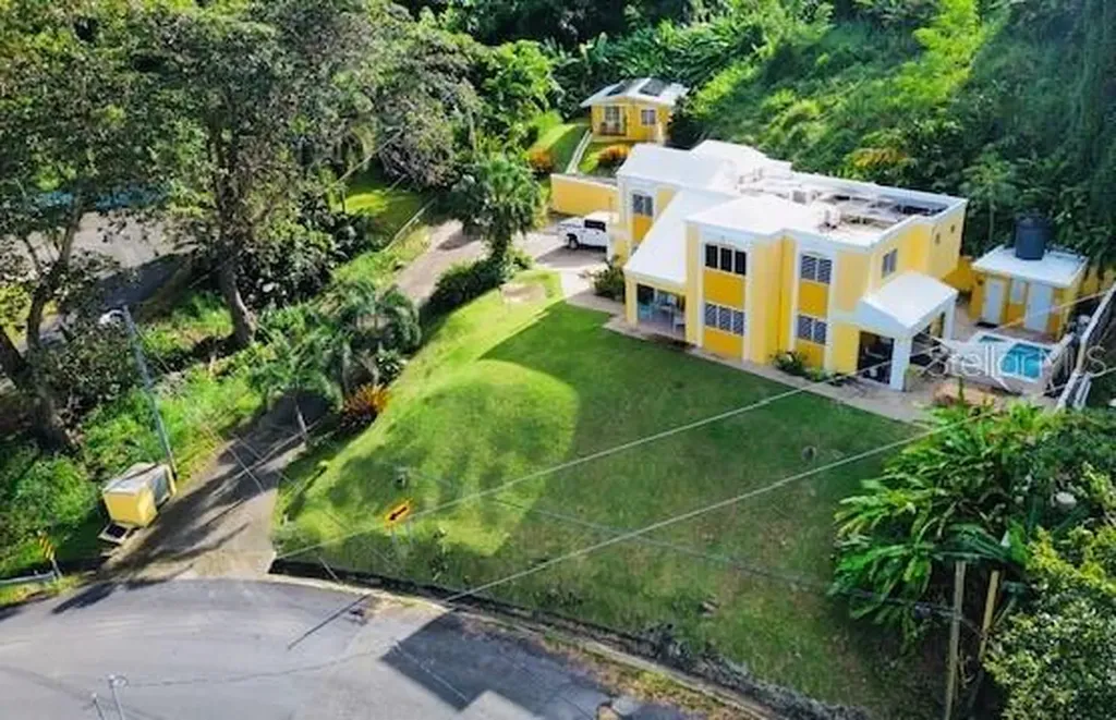 CARR#927 Sector Brazo Sec Kh7.6 Naguabo PR 00718