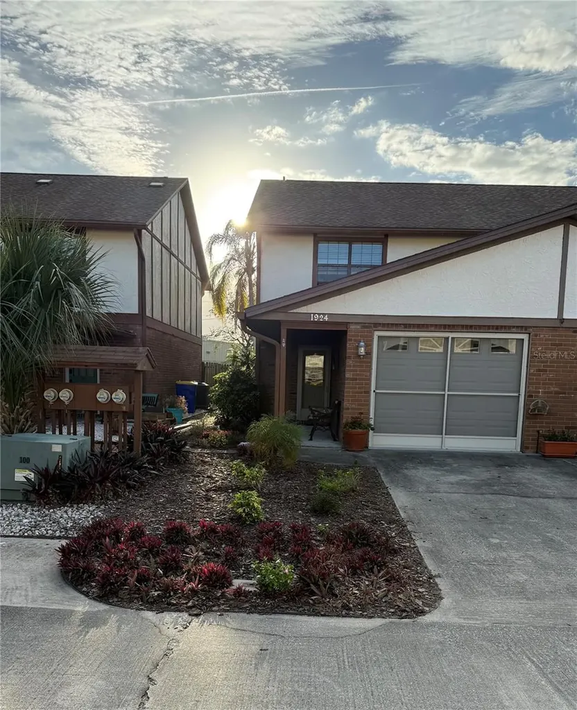 1924 S Riverside Drive Edgewater FL 32141