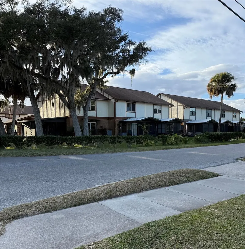 1924 S Riverside Drive Edgewater FL 32141