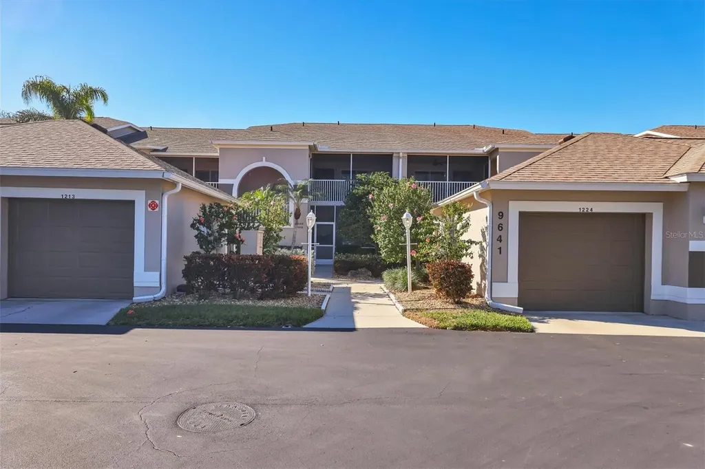 9641 Castle Point Drive Sarasota FL 34238