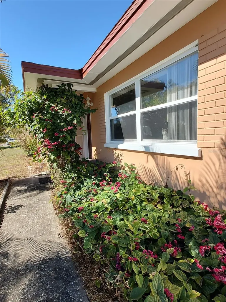 1332 Buckingham Drive Clearwater FL 33756