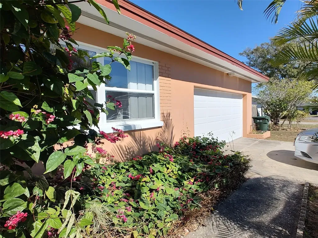 1332 Buckingham Drive Clearwater FL 33756