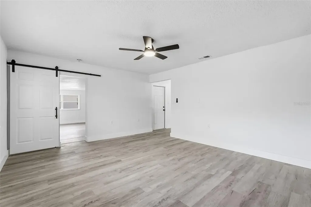 34071 Madison Avenue Dade City FL 33523