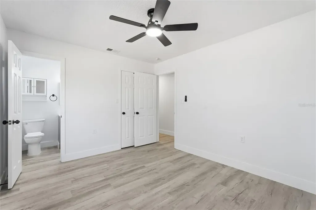 34071 Madison Avenue Dade City FL 33523