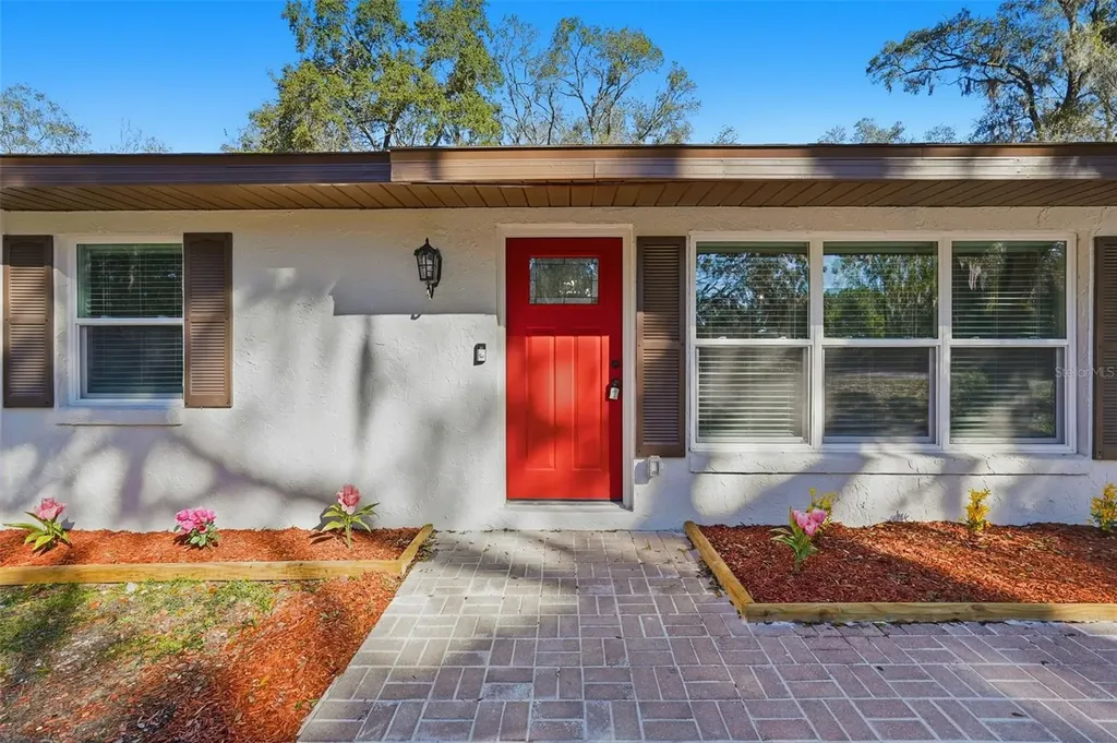 34071 Madison Avenue Dade City FL 33523