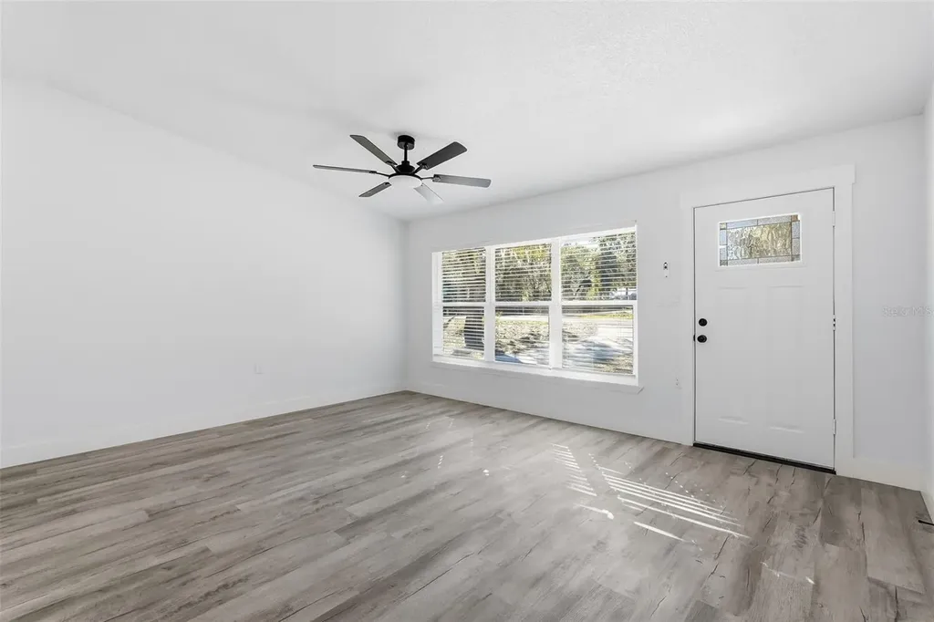 34071 Madison Avenue Dade City FL 33523