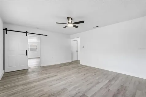 34071 Madison Avenue Dade City FL 33523