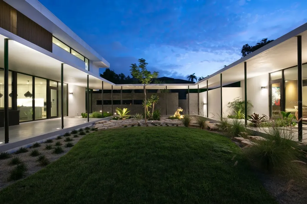 1500 Bayview Drive Sarasota FL 34239