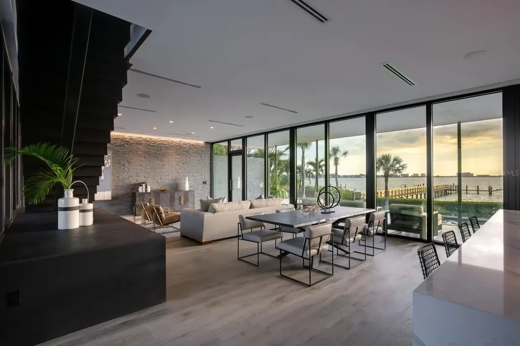 1500 Bayview Drive Sarasota FL 34239