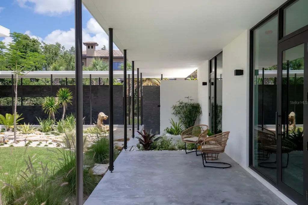 1500 Bayview Drive Sarasota FL 34239