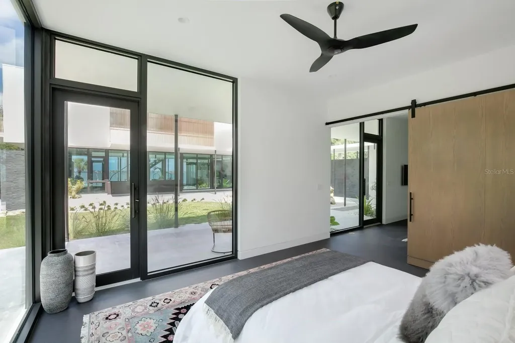 1500 Bayview Drive Sarasota FL 34239