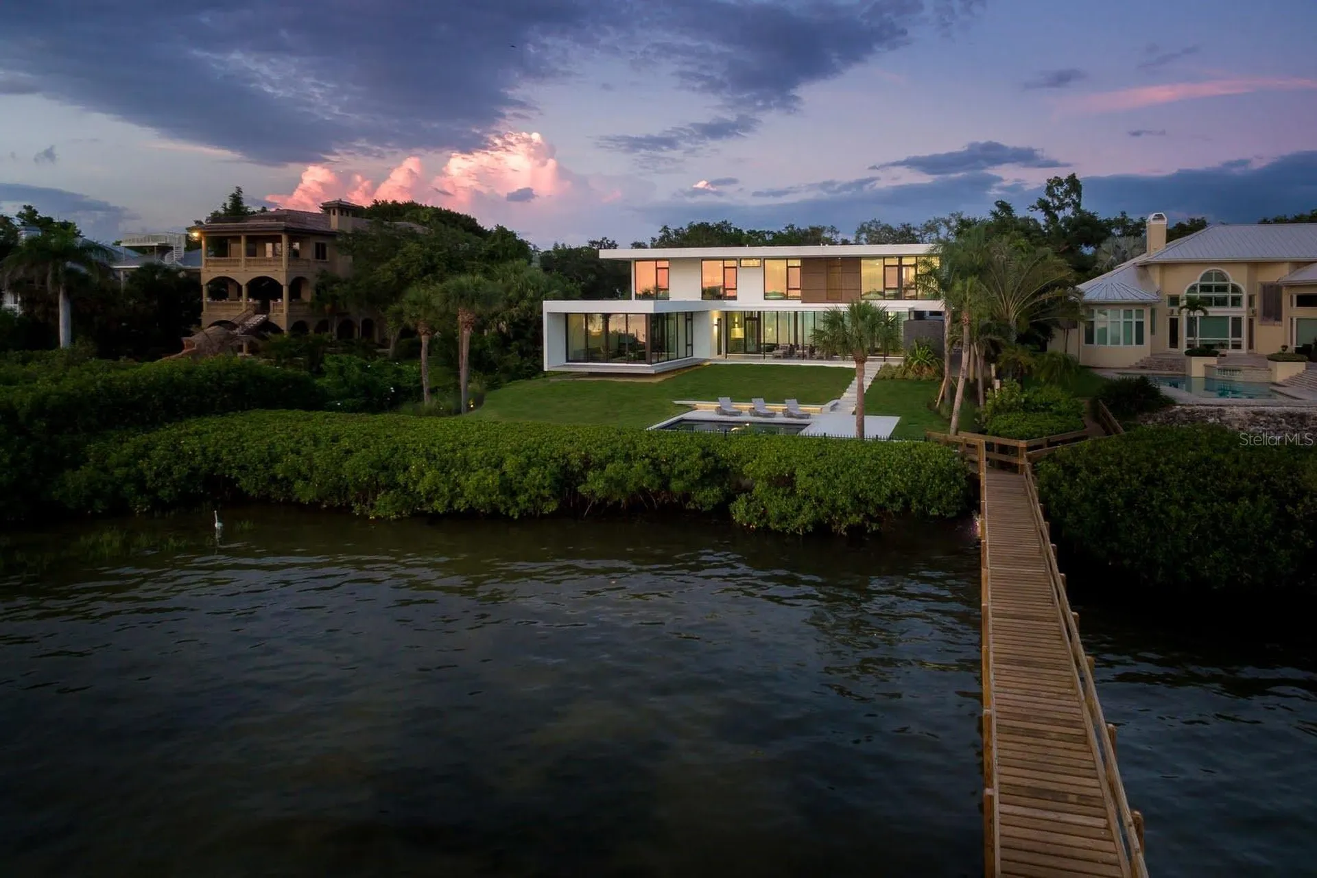 1500 Bayview Drive Sarasota FL 34239