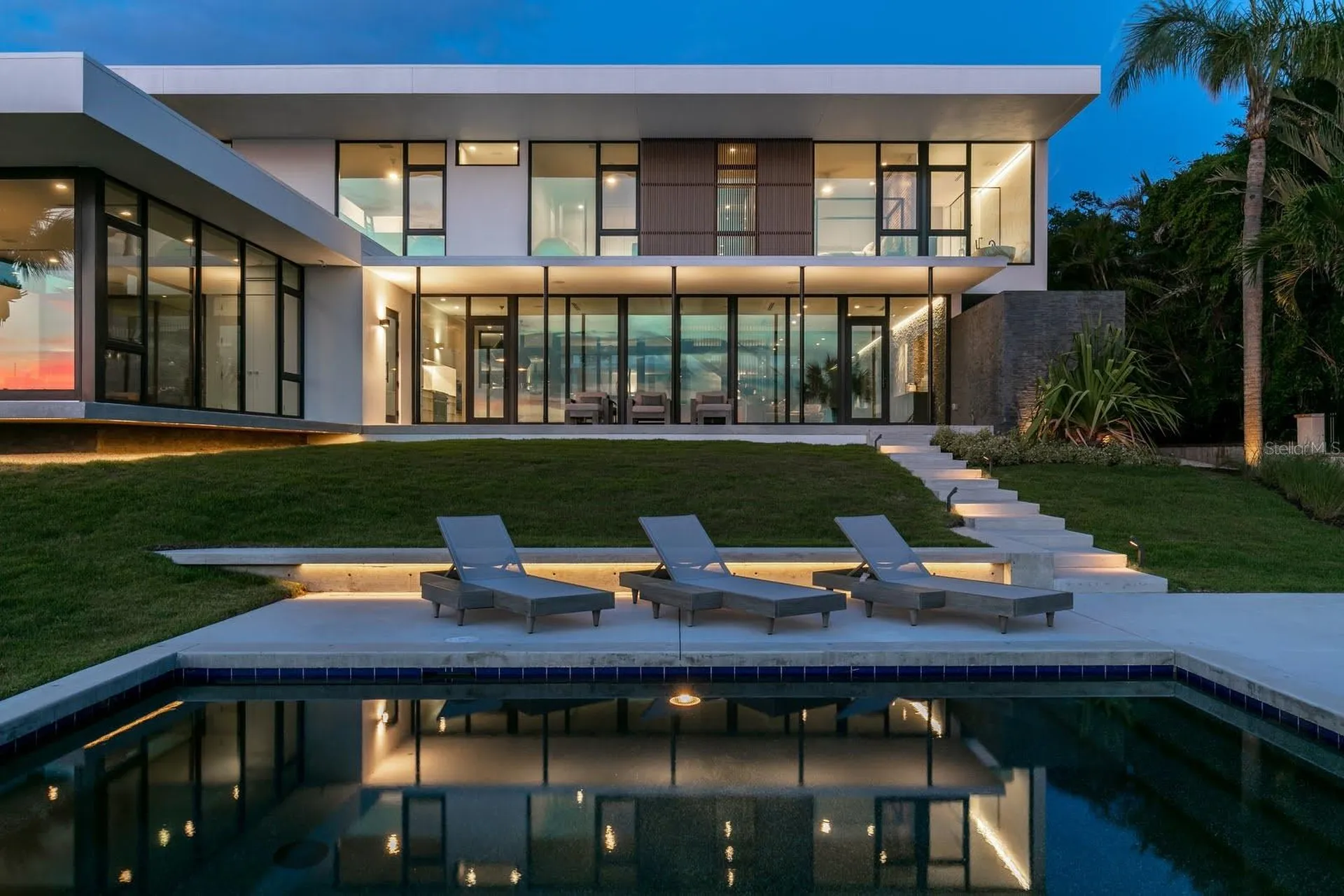 1500 Bayview Drive Sarasota FL 34239