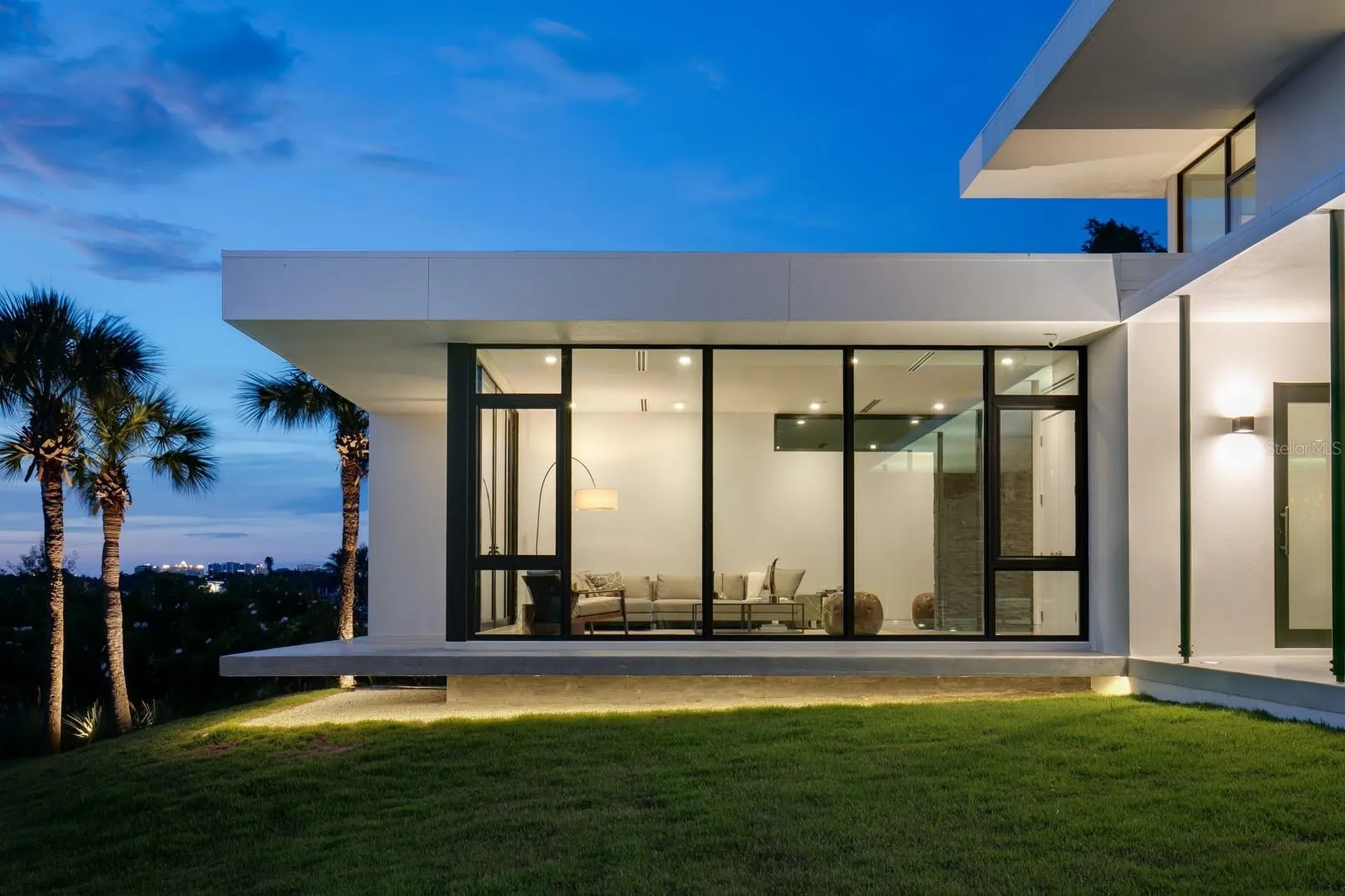 1500 Bayview Drive Sarasota FL 34239