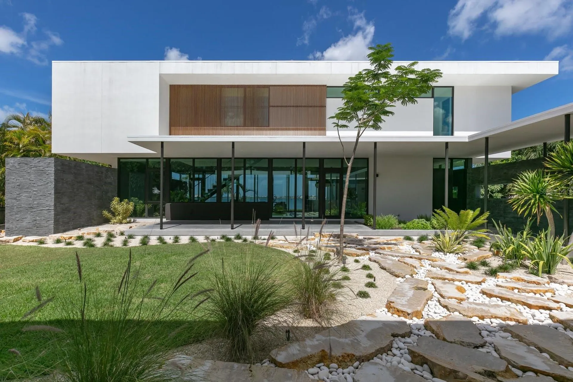 1500 Bayview Drive Sarasota FL 34239