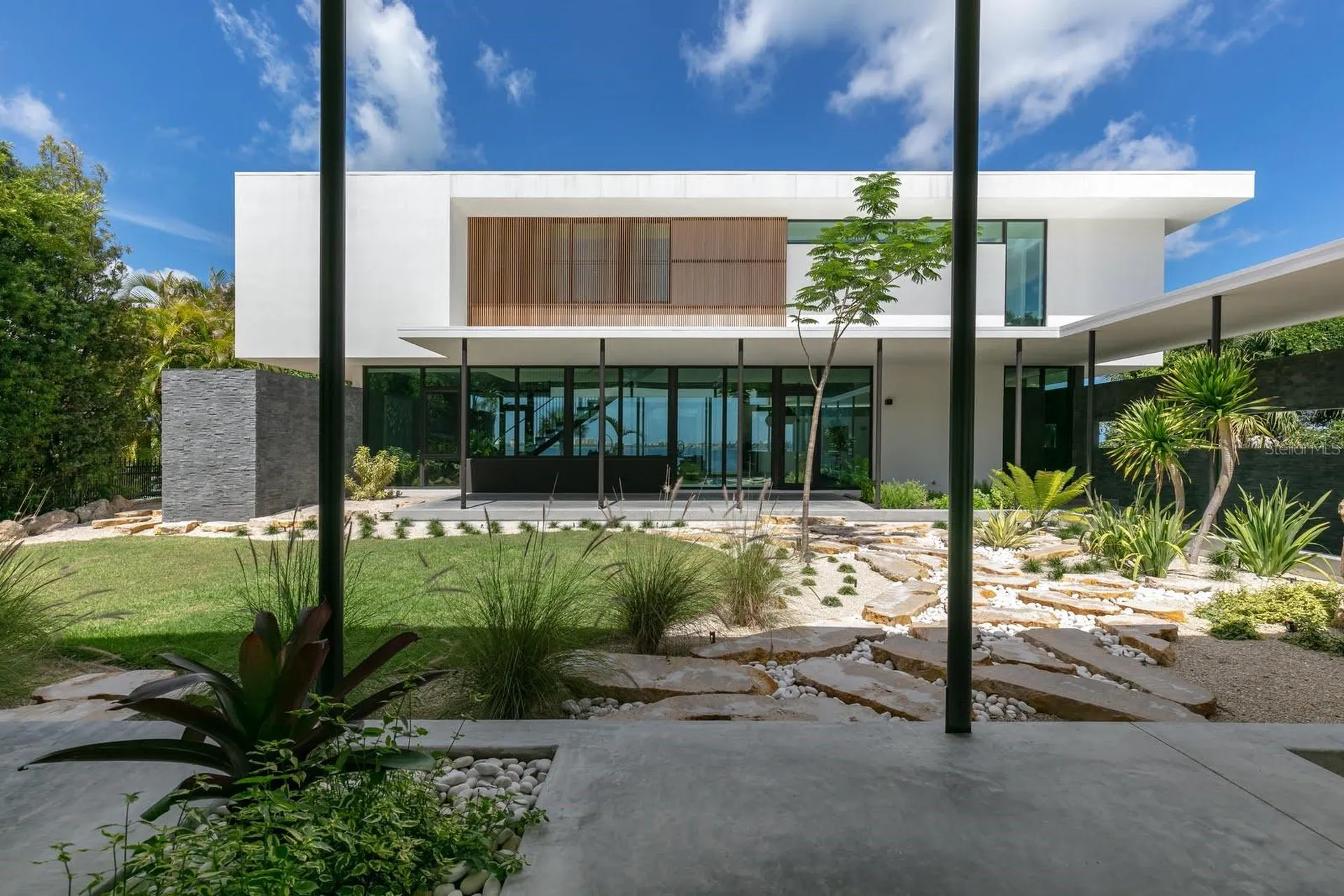 1500 Bayview Drive Sarasota FL 34239