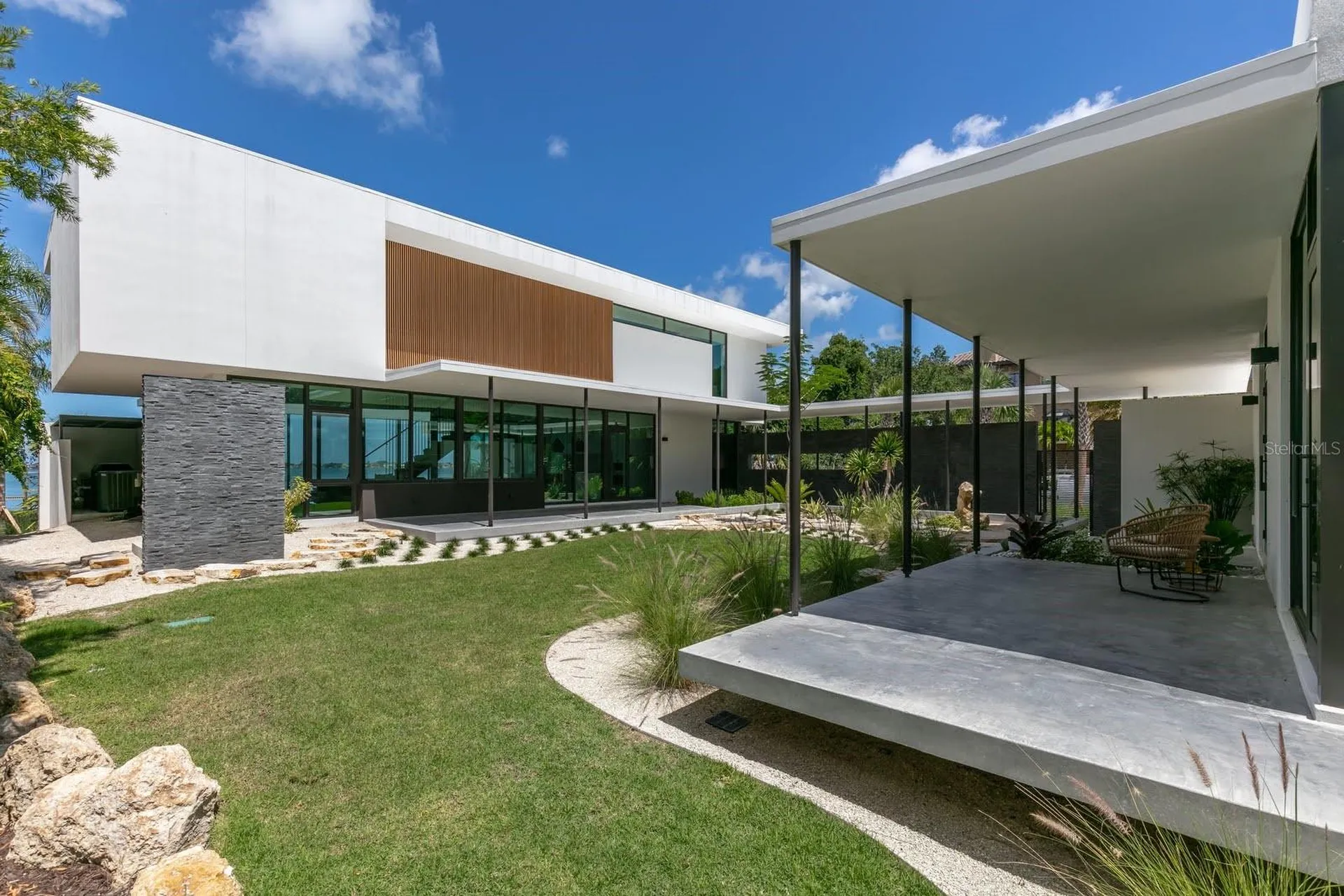 1500 Bayview Drive Sarasota FL 34239
