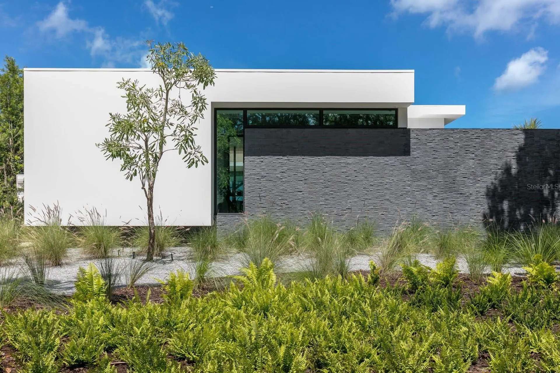 1500 Bayview Drive Sarasota FL 34239