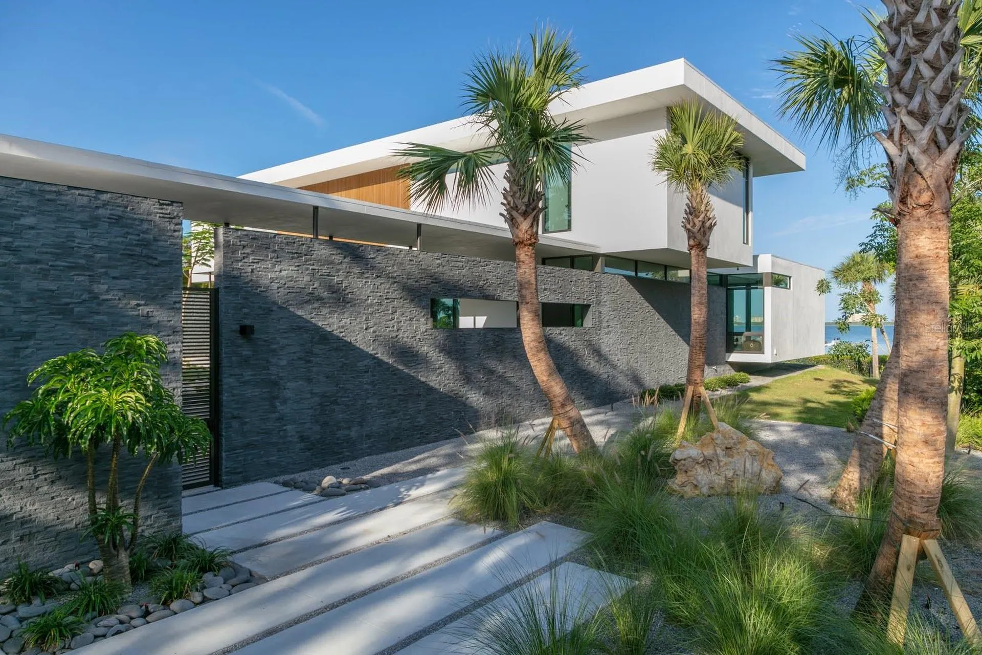 1500 Bayview Drive Sarasota FL 34239