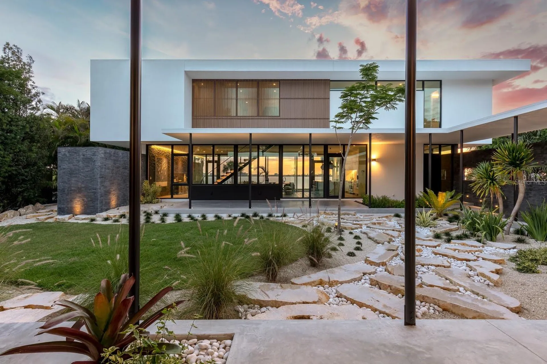 1500 Bayview Drive Sarasota FL 34239