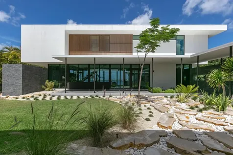 1500 Bayview Drive Sarasota FL 34239