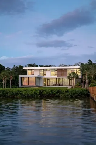 1500 Bayview Drive Sarasota FL 34239