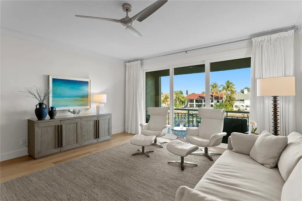 1067 Pinellas Bayway S St Petersburg FL 33715