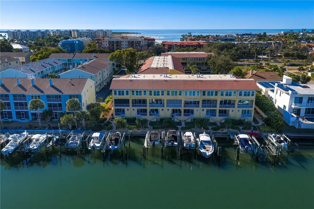 1067 Pinellas Bayway S St Petersburg FL 33715