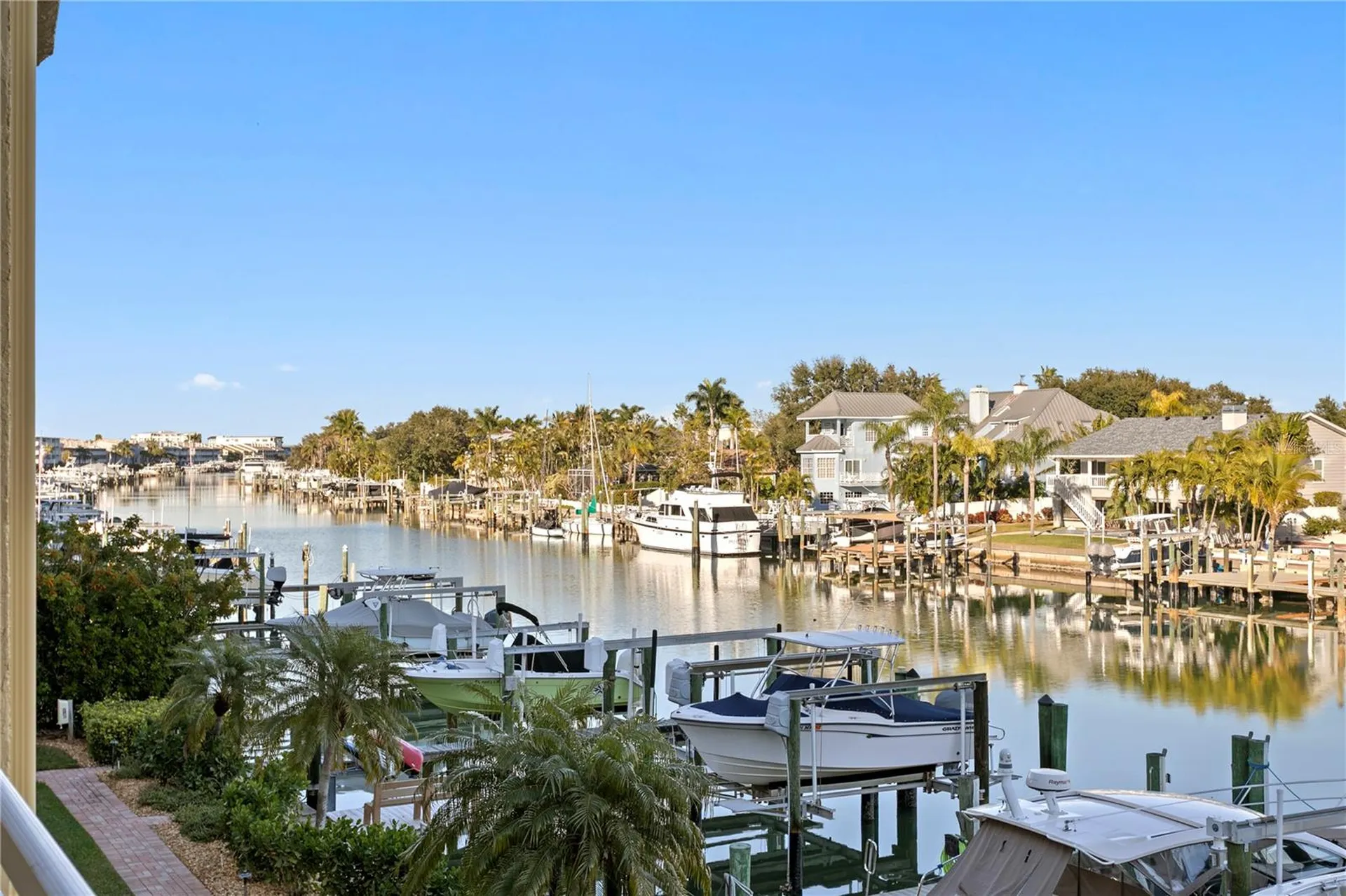 1067 Pinellas Bayway S St Petersburg FL 33715