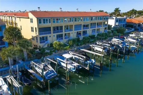 1067 Pinellas Bayway S St Petersburg FL 33715