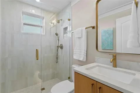1067 Pinellas Bayway S St Petersburg FL 33715