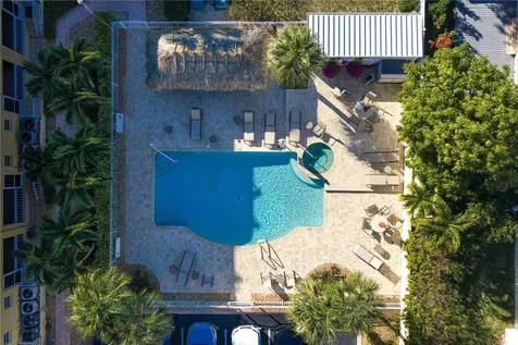 1067 Pinellas Bayway S St Petersburg FL 33715