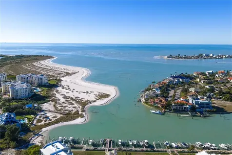 1067 Pinellas Bayway S St Petersburg FL 33715
