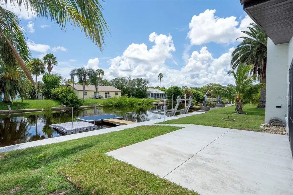 9910 Island Harbor Drive Port Richey FL 34668