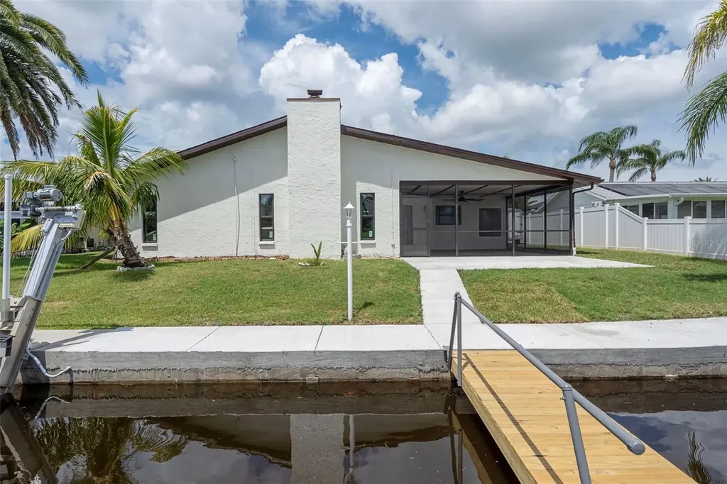 9910 Island Harbor Drive Port Richey FL 34668