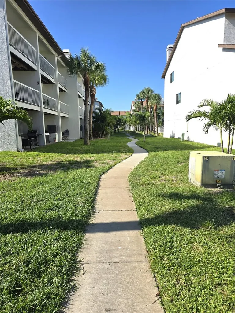 346 Madeira Circle Tierra Verde FL 33715
