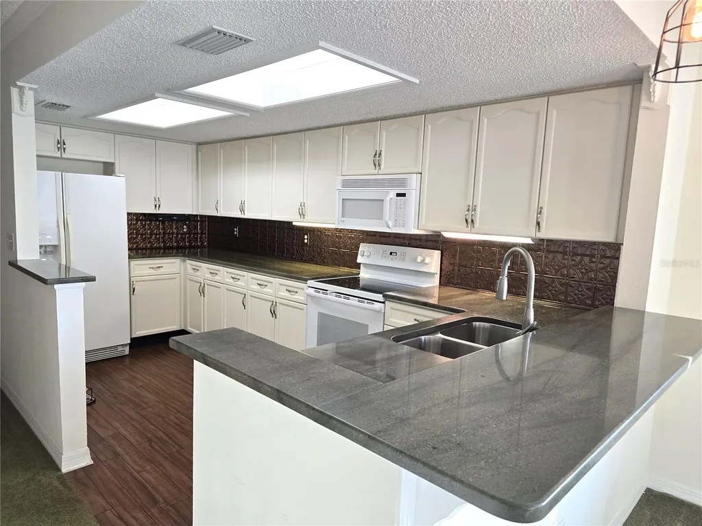 346 Madeira Circle Tierra Verde FL 33715