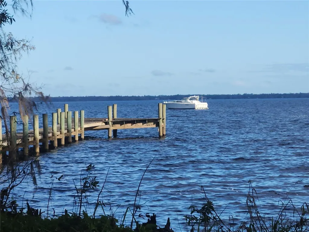 384 Crescent Lake Shore Drive Crescent City FL 32112