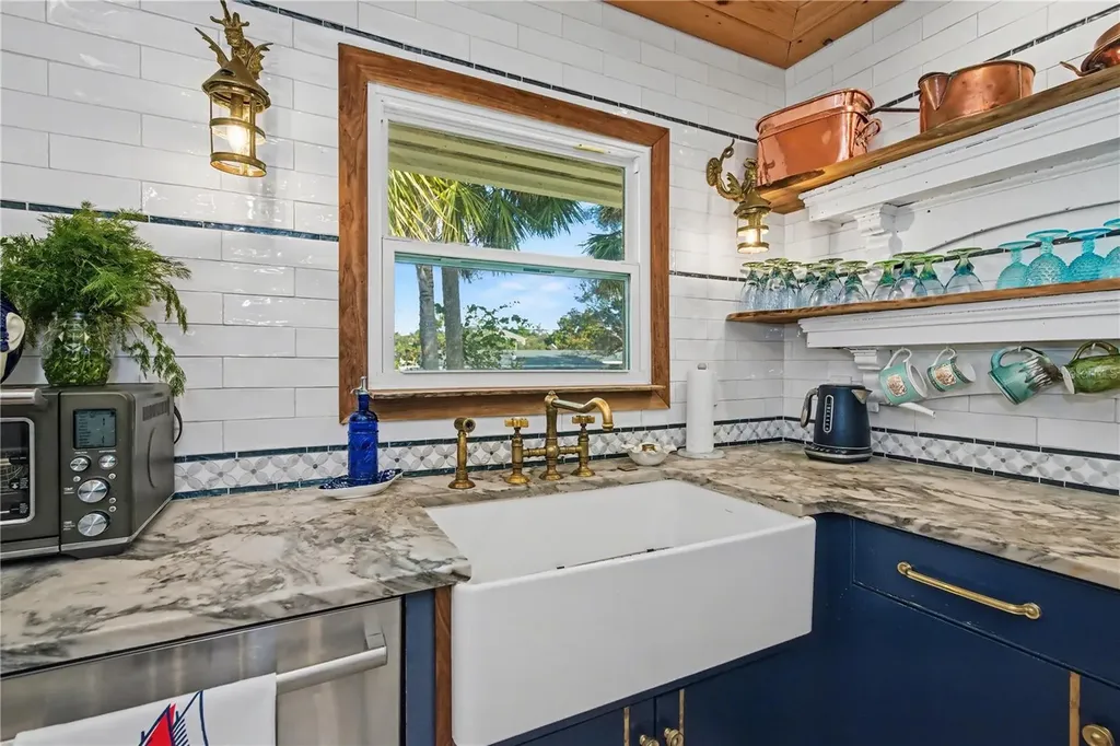 5116 Admiral Place Sarasota FL 34231