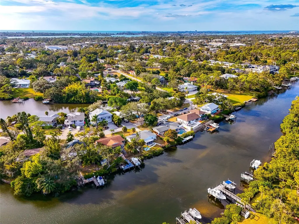 5116 Admiral Place Sarasota FL 34231