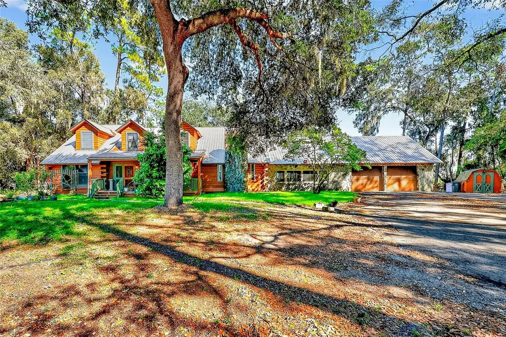 2635 N Dover Road Dover FL 33527