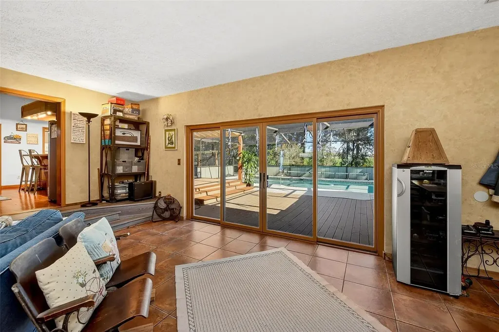 2635 N Dover Road Dover FL 33527