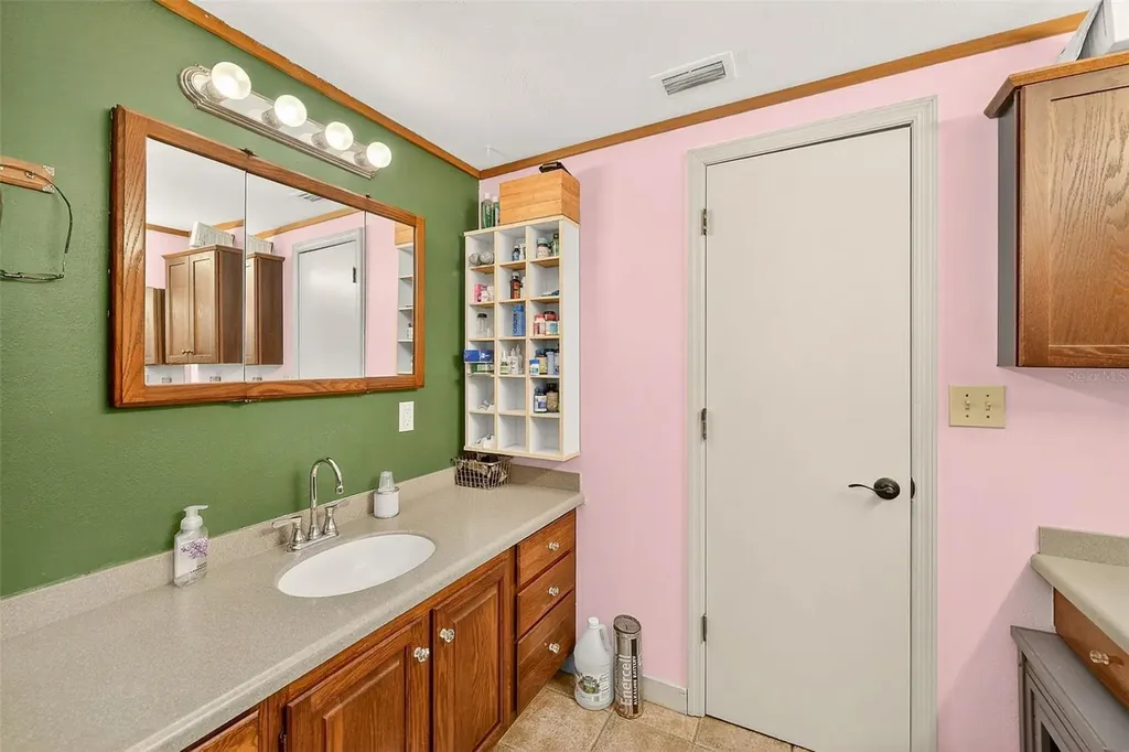 2635 N Dover Road Dover FL 33527