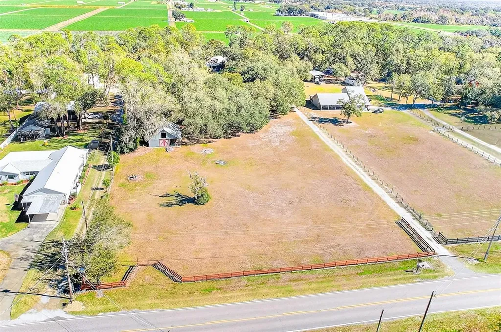 2635 N Dover Road Dover FL 33527