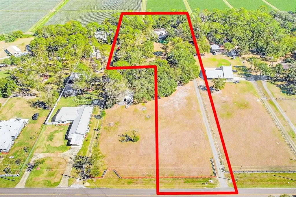 2635 N Dover Road Dover FL 33527